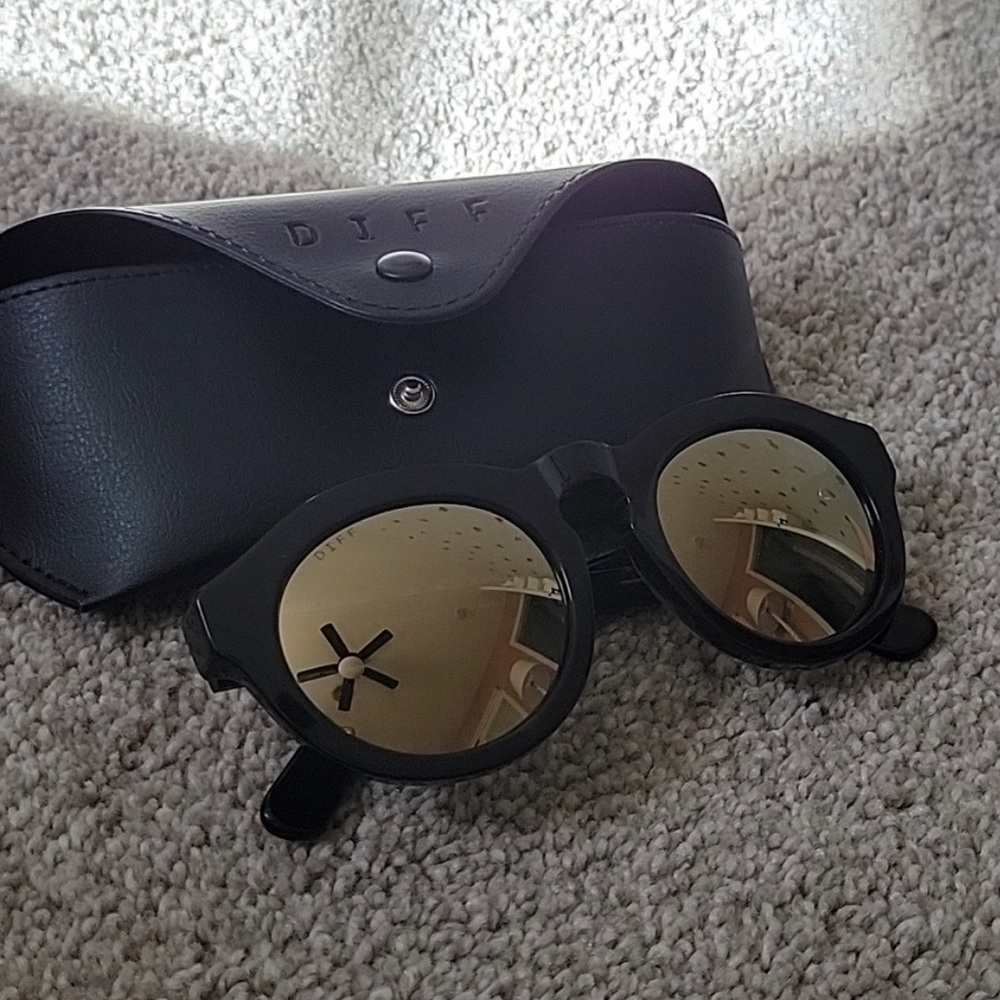 NIC DIFF Dime 11 Sunglasses